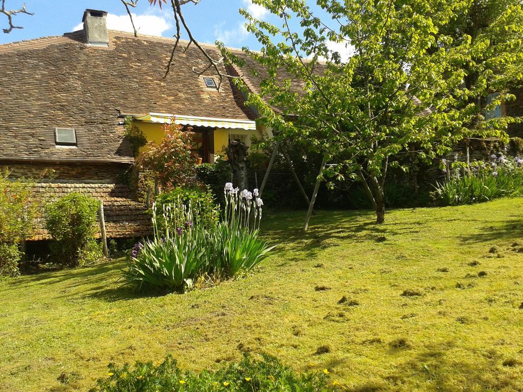 Gite Des Croix Bancaud Jumilhac-le-Grand Bagian luar foto